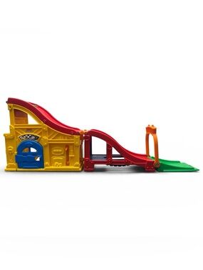 Fisher Price Little People Fold & Go Wheelies Rev N Sounds Car Race Track Ramp